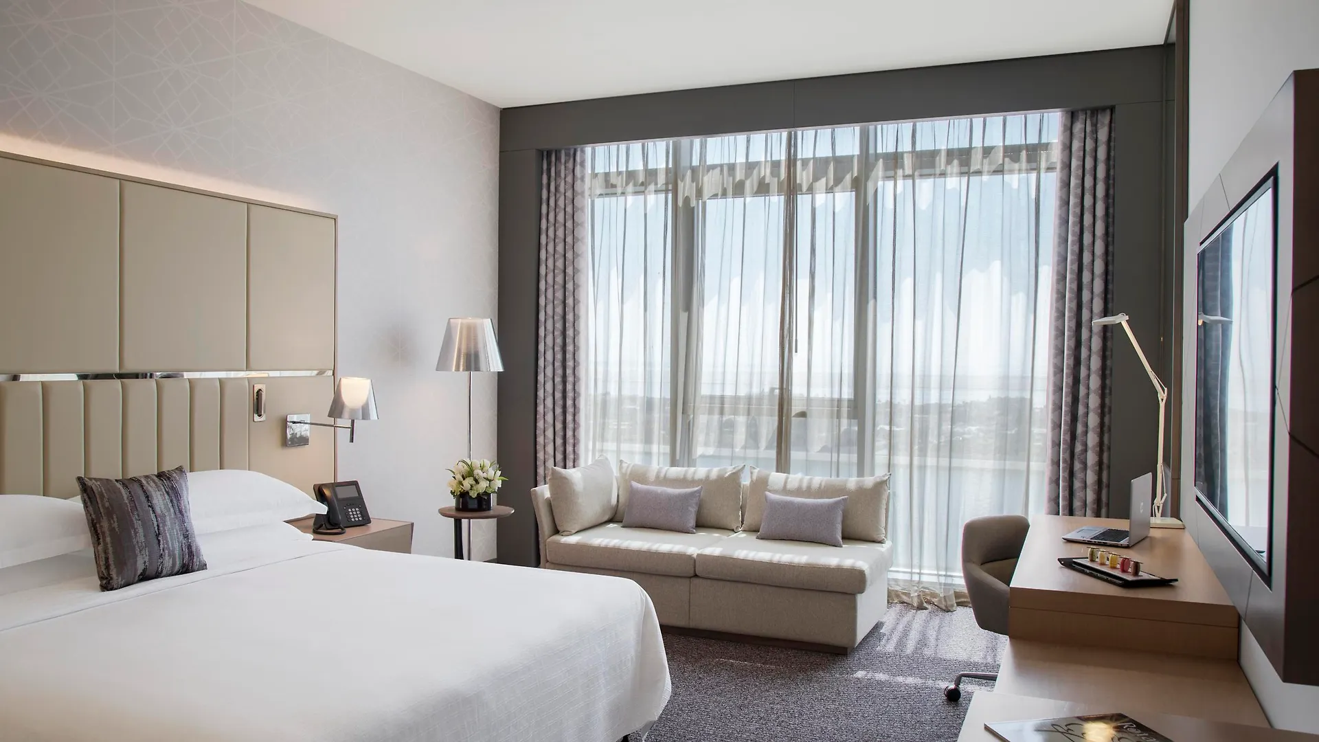 Hotel Pearl Rotana Capital Centre Abu Dhabi